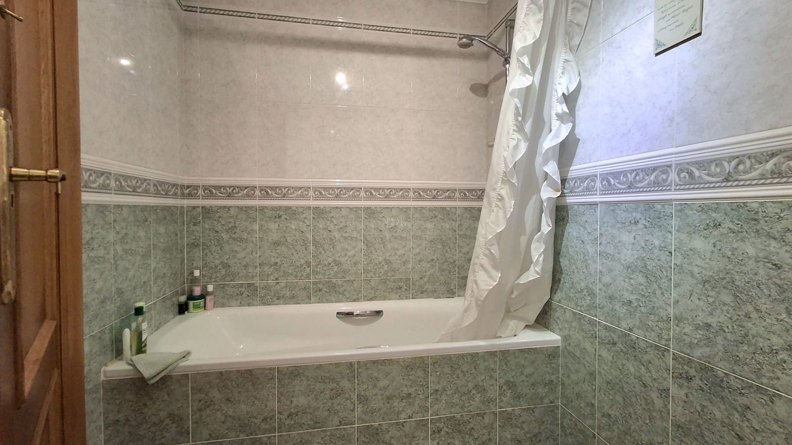 4 bedroom Villa for sale in Busot with pool garage - € 525,000 (Ref: 9685948)