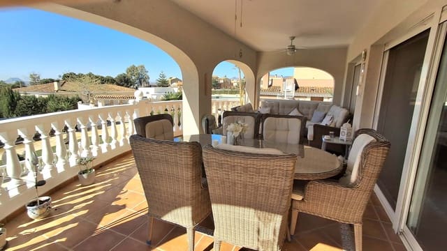 4 soveværelse Villa til salg i Busot med swimmingpool garage - € 525.000 (Ref: 9685948)