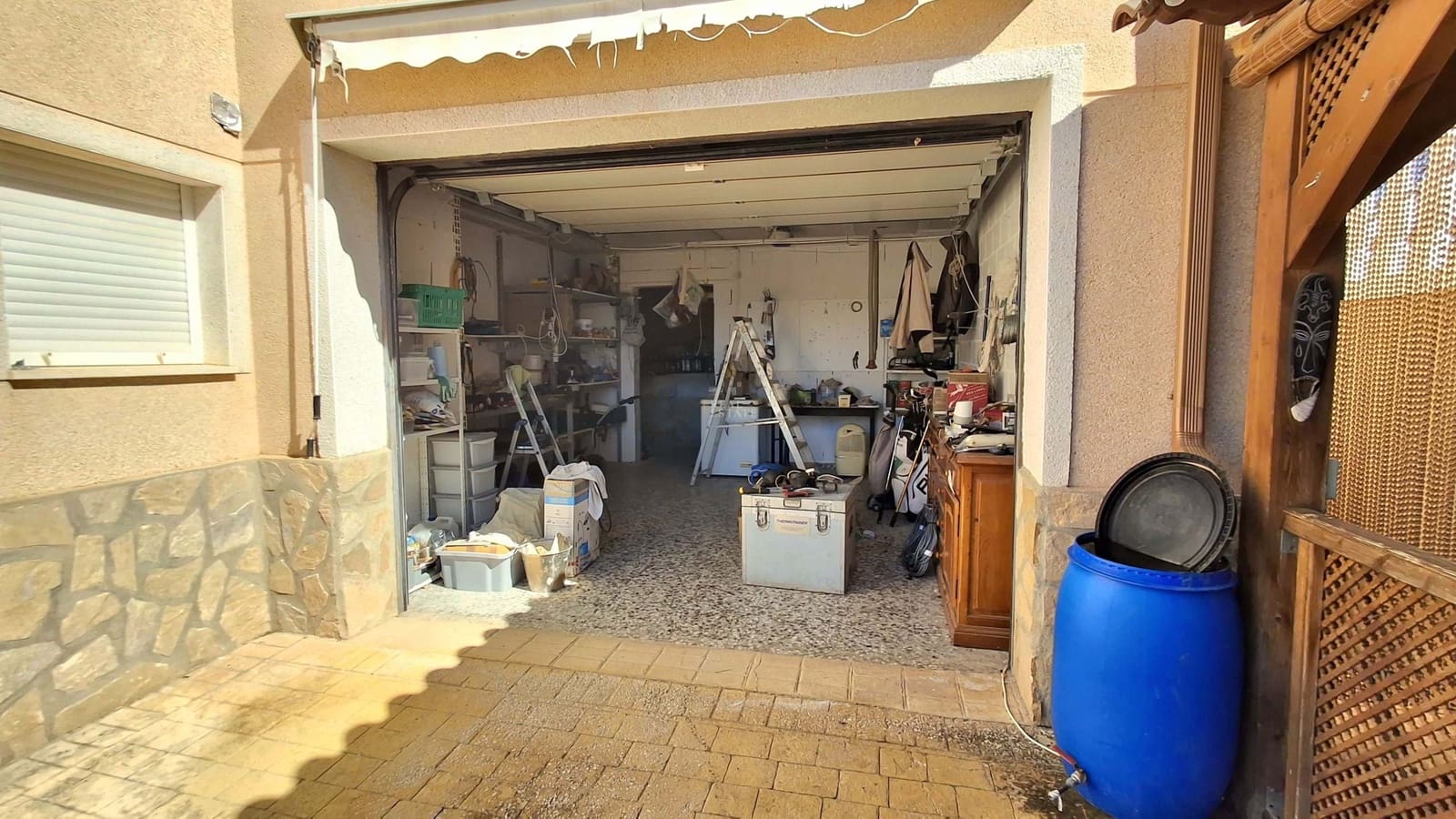 4 bedroom Villa for sale in Busot with pool garage - € 525,000 (Ref: 9685948)