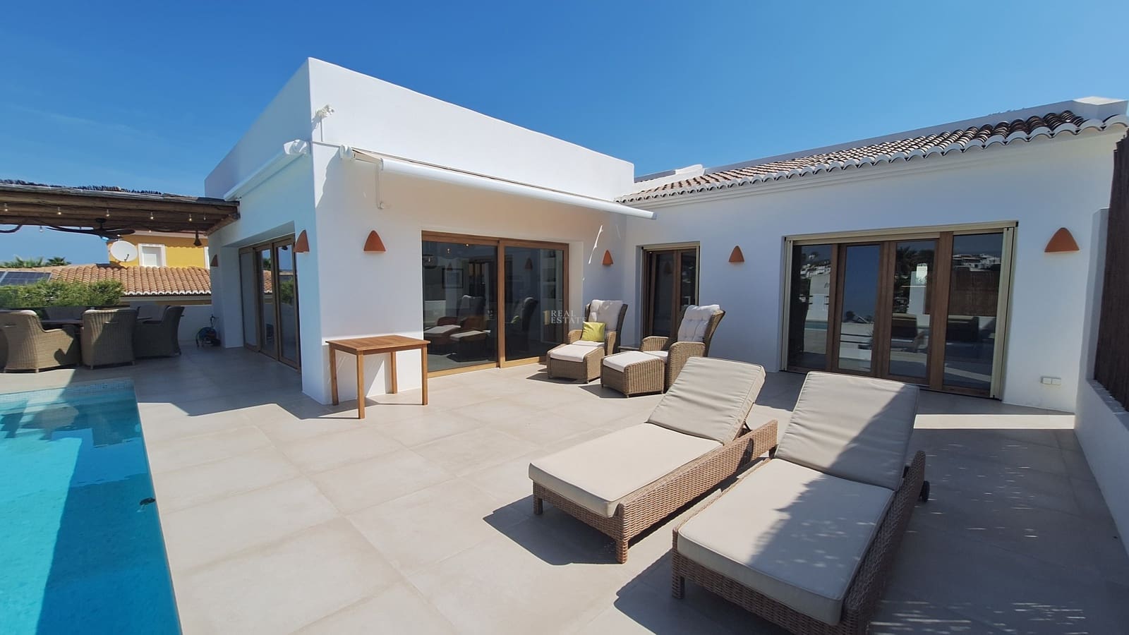 Chalet de 3 habitaciones en Javea / Xàbia en venta con piscina - 840.000 € (Ref: 9700183)