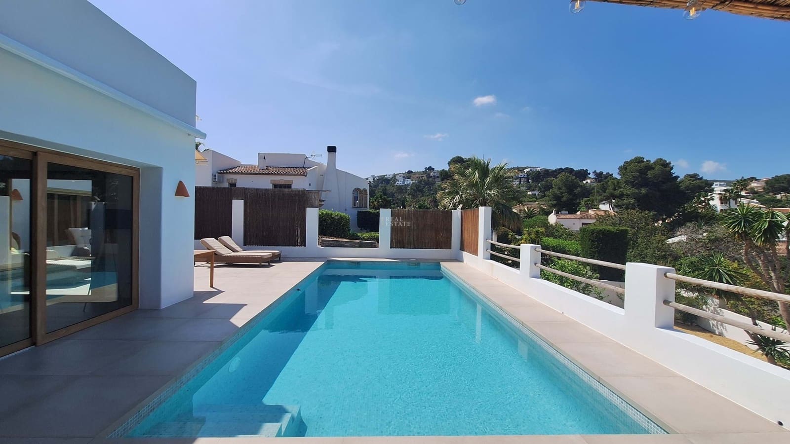 Chalet de 3 habitaciones en Javea / Xàbia en venta con piscina - 840.000 € (Ref: 9700183)