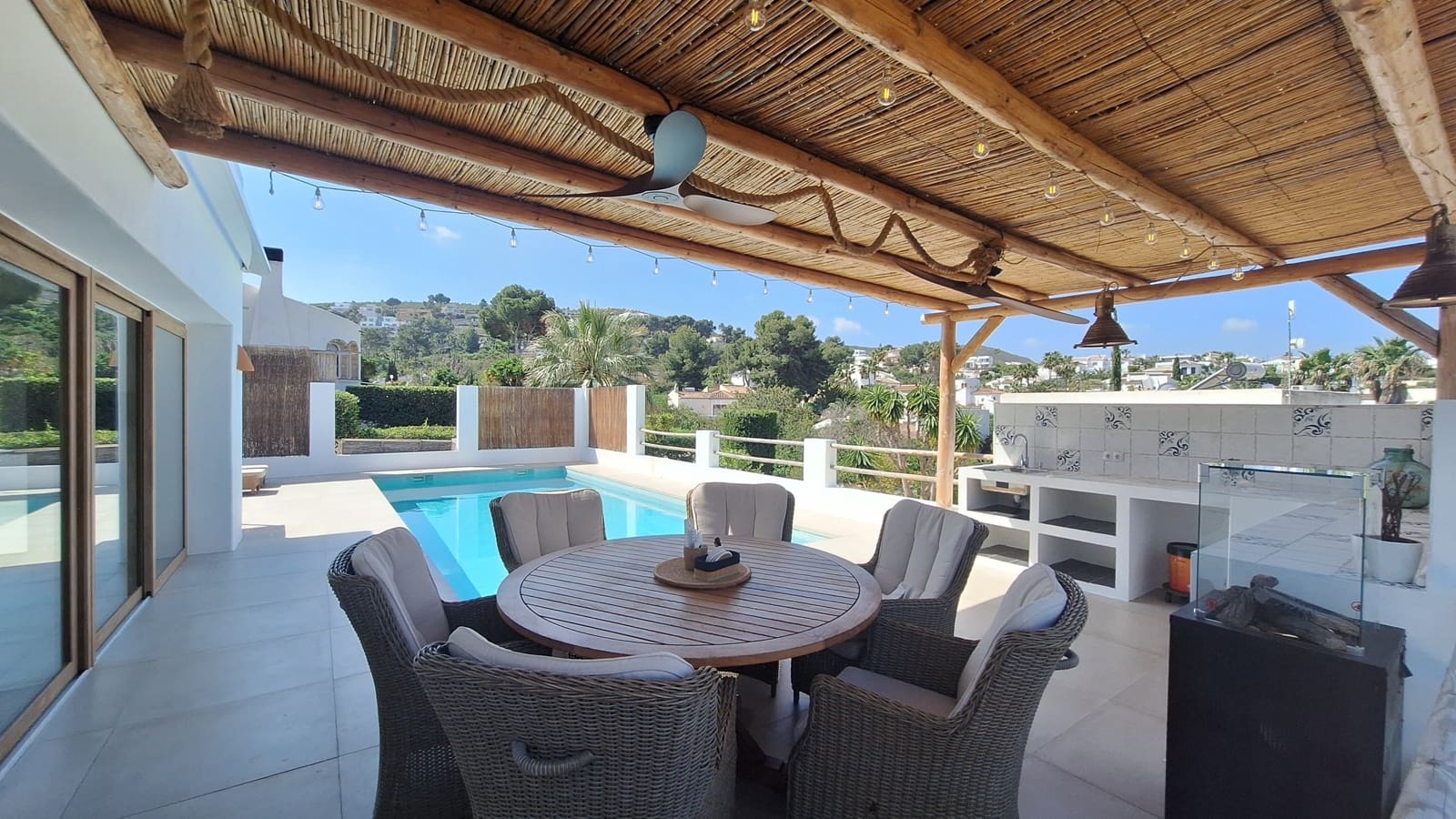 Chalet de 3 habitaciones en Javea / Xàbia en venta con piscina - 840.000 € (Ref: 9700183)