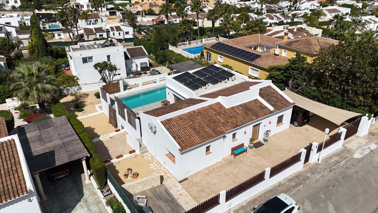 Chalet de 3 habitaciones en Javea / Xàbia en venta con piscina - 840.000 € (Ref: 9700183)