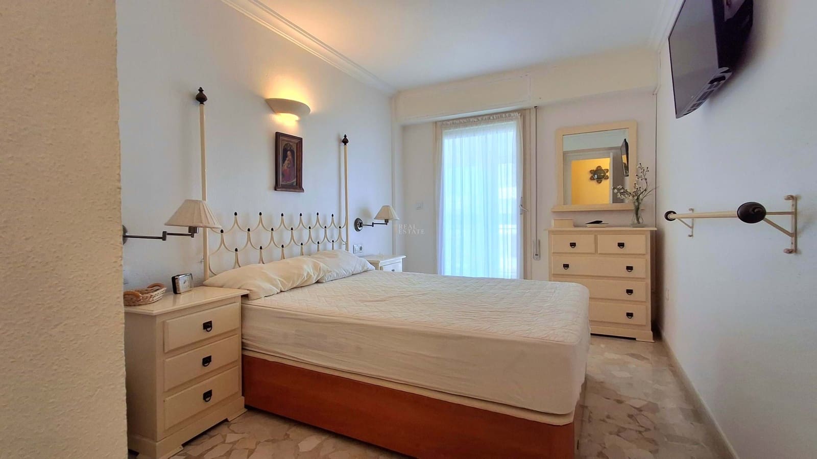 2 makuuhuone Huoneisto myytävänä paikassa Alicante kaupunki mukana uima-altaan 
autotalli - 492 000 € (Ref: 9720977)