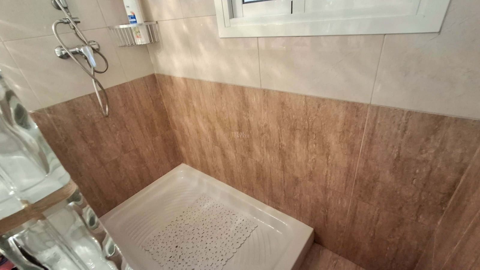 2 makuuhuone Huoneisto myytävänä paikassa Alicante kaupunki mukana uima-altaan 
autotalli - 492 000 € (Ref: 9720977)