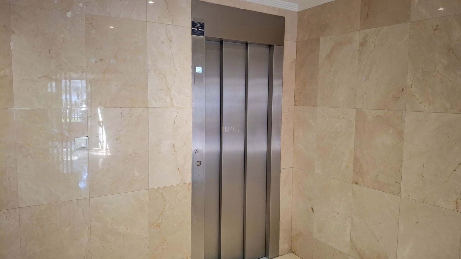 2 makuuhuone Huoneisto myytävänä paikassa Alicante kaupunki mukana uima-altaan 
autotalli - 492 000 € (Ref: 9720977)