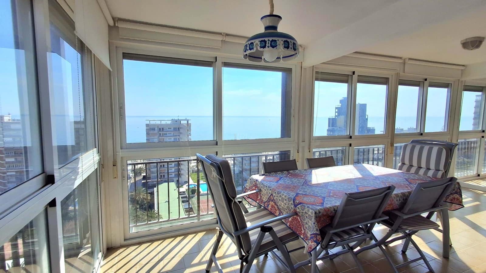 2 makuuhuone Huoneisto myytävänä paikassa Alicante kaupunki mukana uima-altaan 
autotalli - 492 000 € (Ref: 9720977)