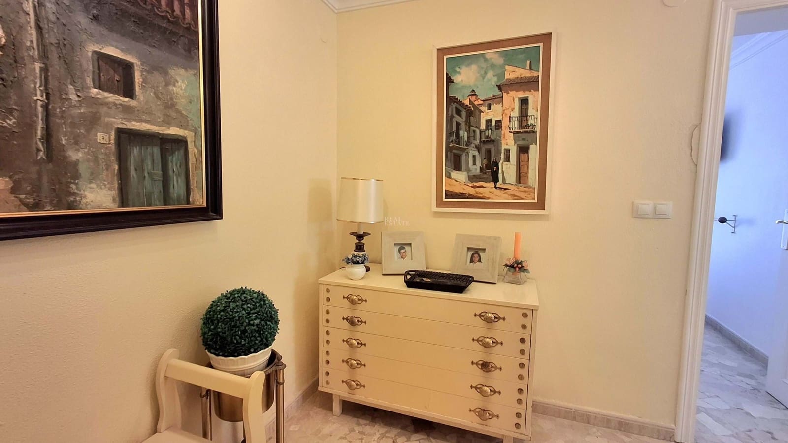 2 makuuhuone Huoneisto myytävänä paikassa Alicante kaupunki mukana uima-altaan 
autotalli - 492 000 € (Ref: 9720977)