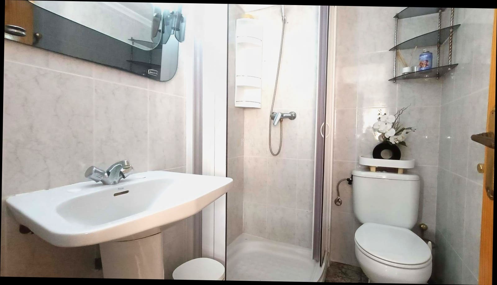 3 bedroom Apartment for sale in Santa Pola - € 130,000 (Ref: 9722700)