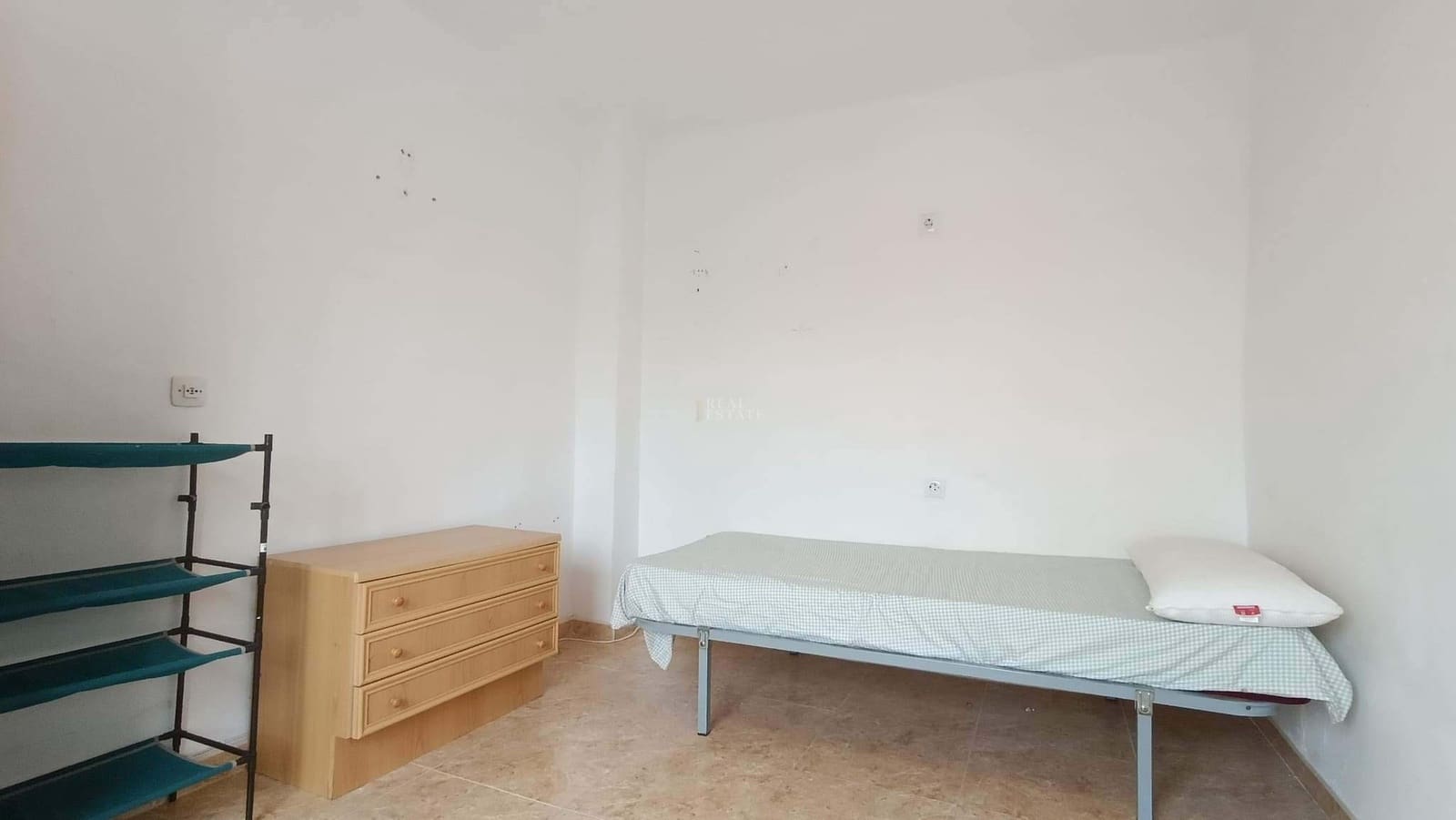 3 bedroom Apartment for sale in Santa Pola - € 130,000 (Ref: 9722700)