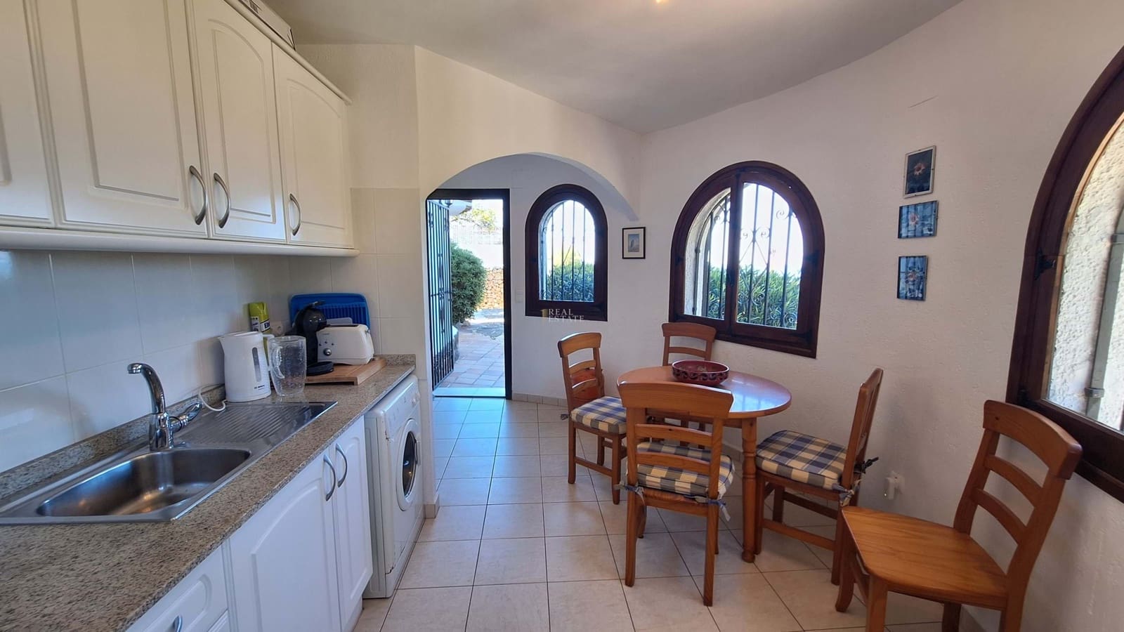 4 soveværelse Villa til salg i Denia med swimmingpool - € 625.000 (Ref: 9735047)