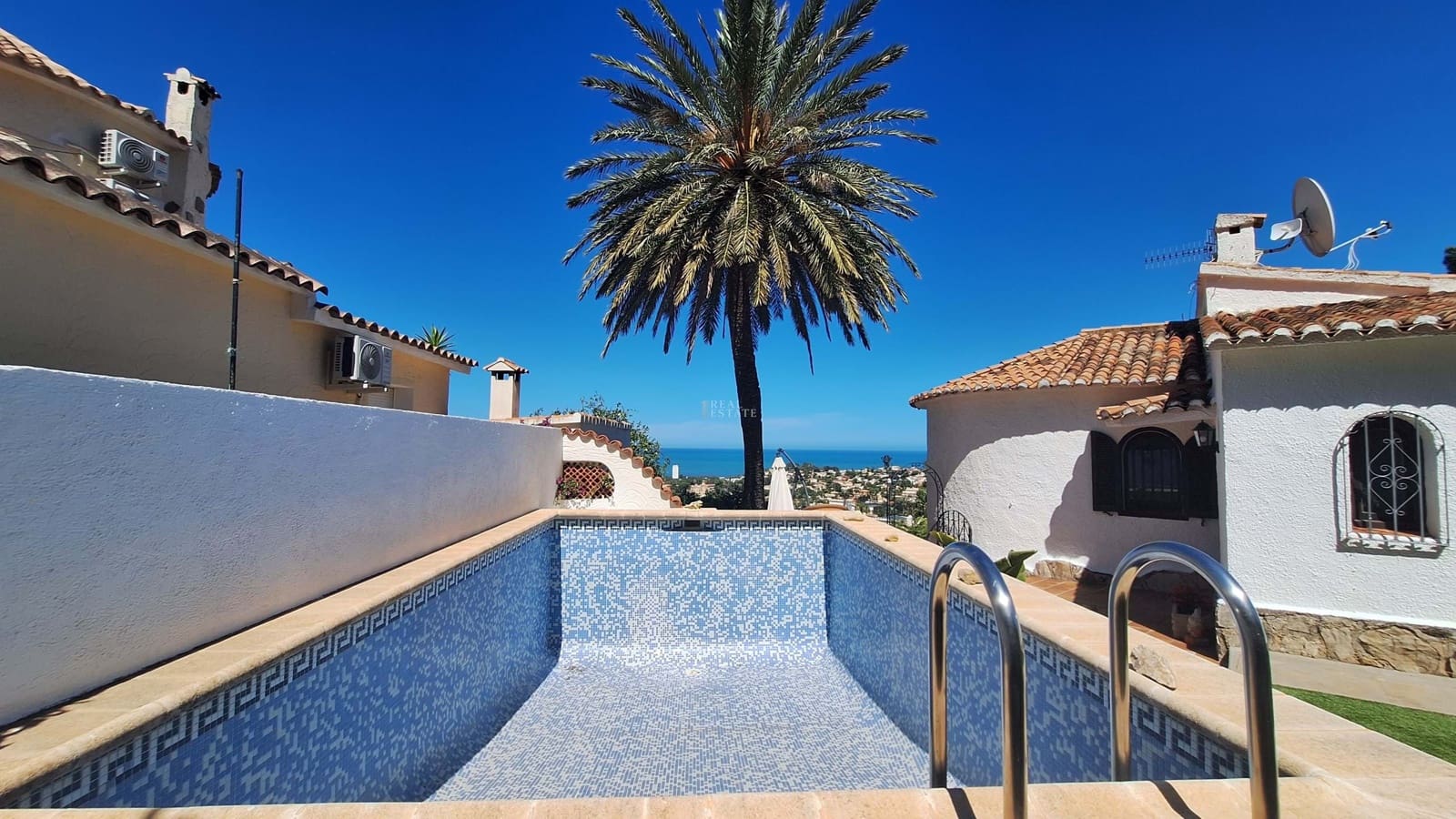4 soveværelse Villa til salg i Denia med swimmingpool - € 625.000 (Ref: 9735047)
