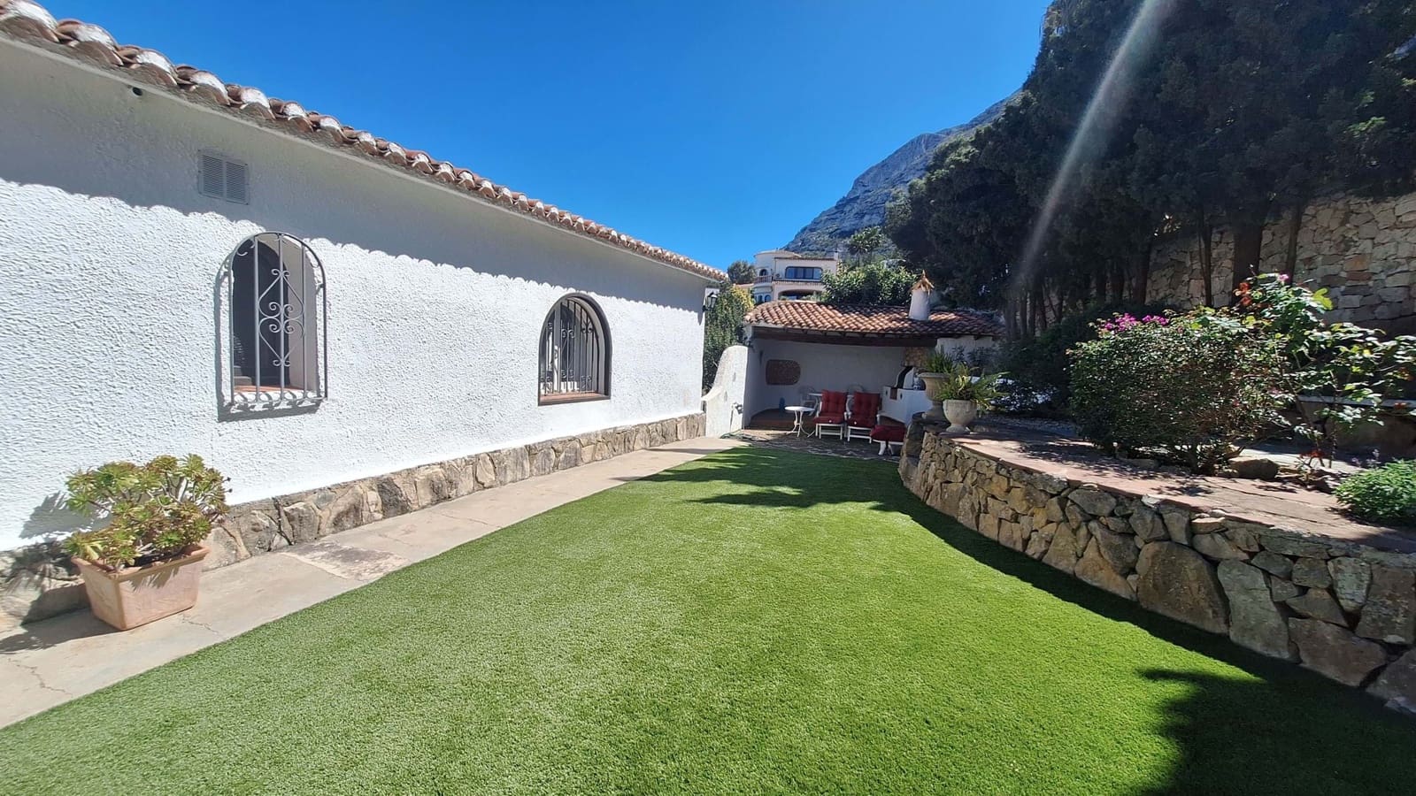 4 soveværelse Villa til salg i Denia med swimmingpool - € 625.000 (Ref: 9735047)