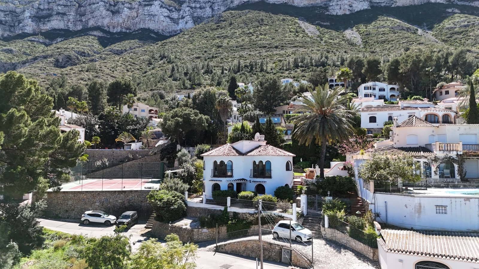 4 soveværelse Villa til salg i Denia med swimmingpool - € 625.000 (Ref: 9735047)