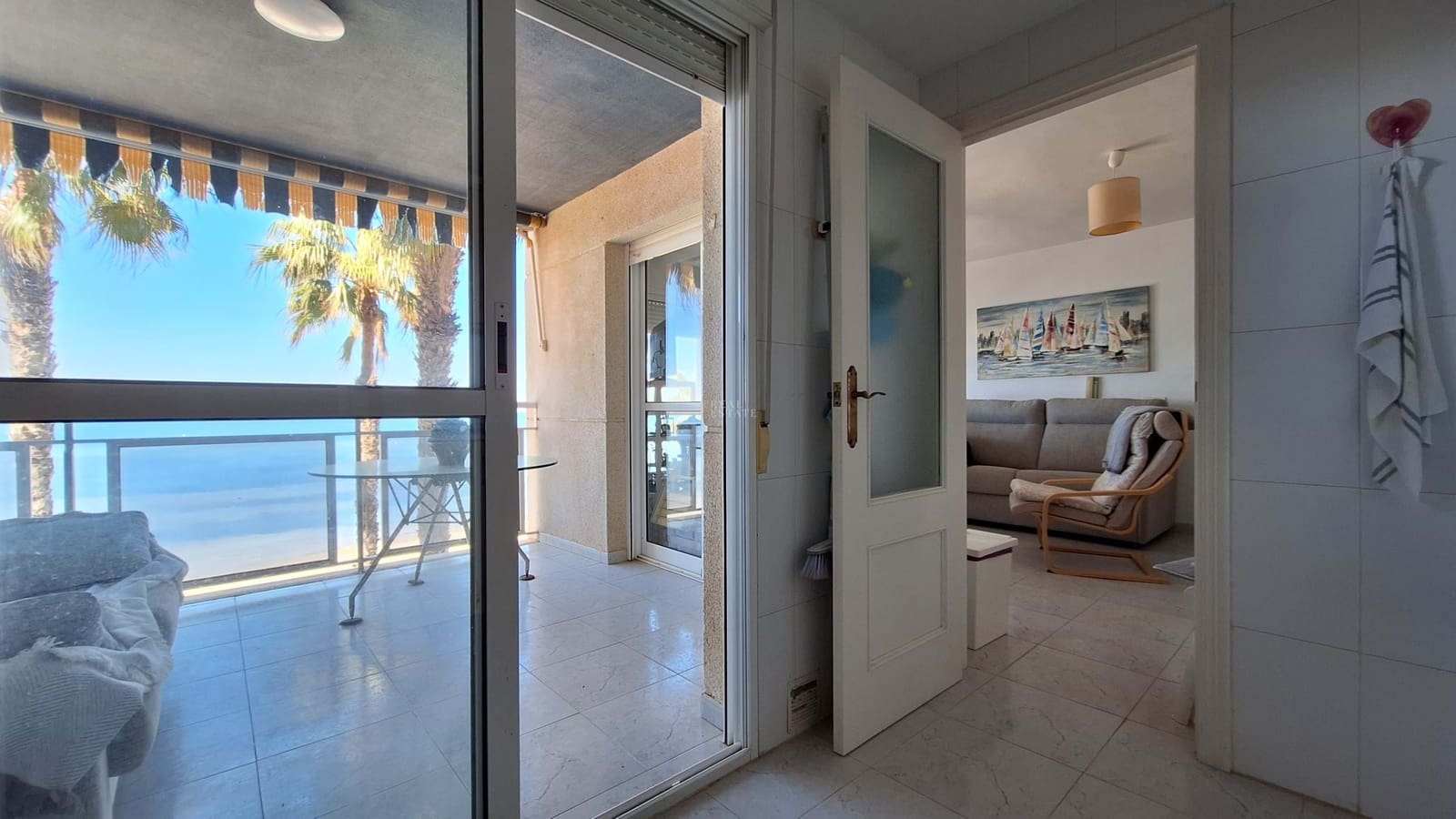 2 makuuhuone Huoneisto myytävänä paikassa La Manga del Mar Menor mukana uima-altaan 
autotalli - 195 000 € (Ref: 9737328)