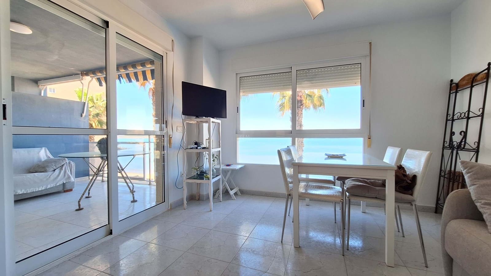 2 makuuhuone Huoneisto myytävänä paikassa La Manga del Mar Menor mukana uima-altaan 
autotalli - 195 000 € (Ref: 9737328)