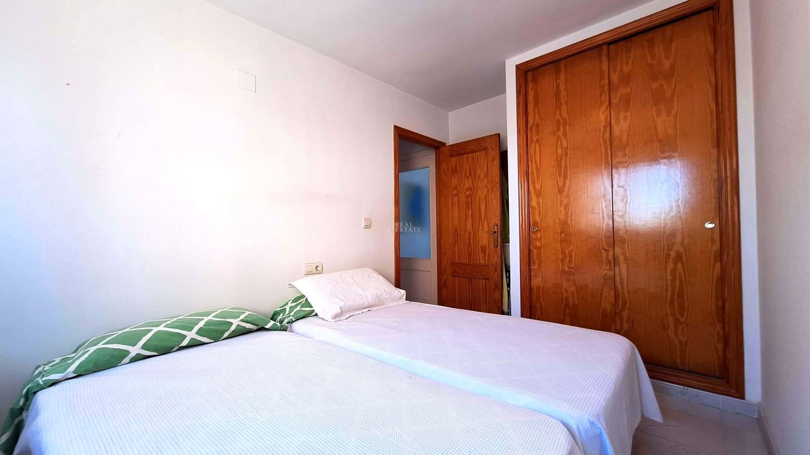 2 makuuhuone Huoneisto myytävänä paikassa La Manga del Mar Menor mukana uima-altaan 
autotalli - 195 000 € (Ref: 9737328)