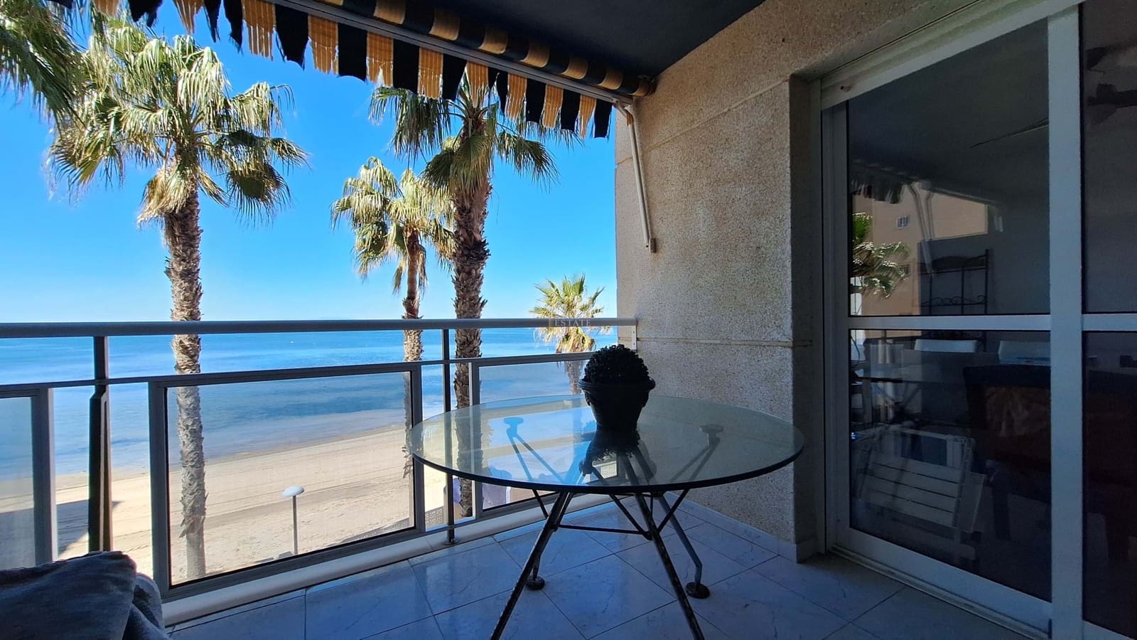 2 makuuhuone Huoneisto myytävänä paikassa La Manga del Mar Menor mukana uima-altaan 
autotalli - 195 000 € (Ref: 9737328)