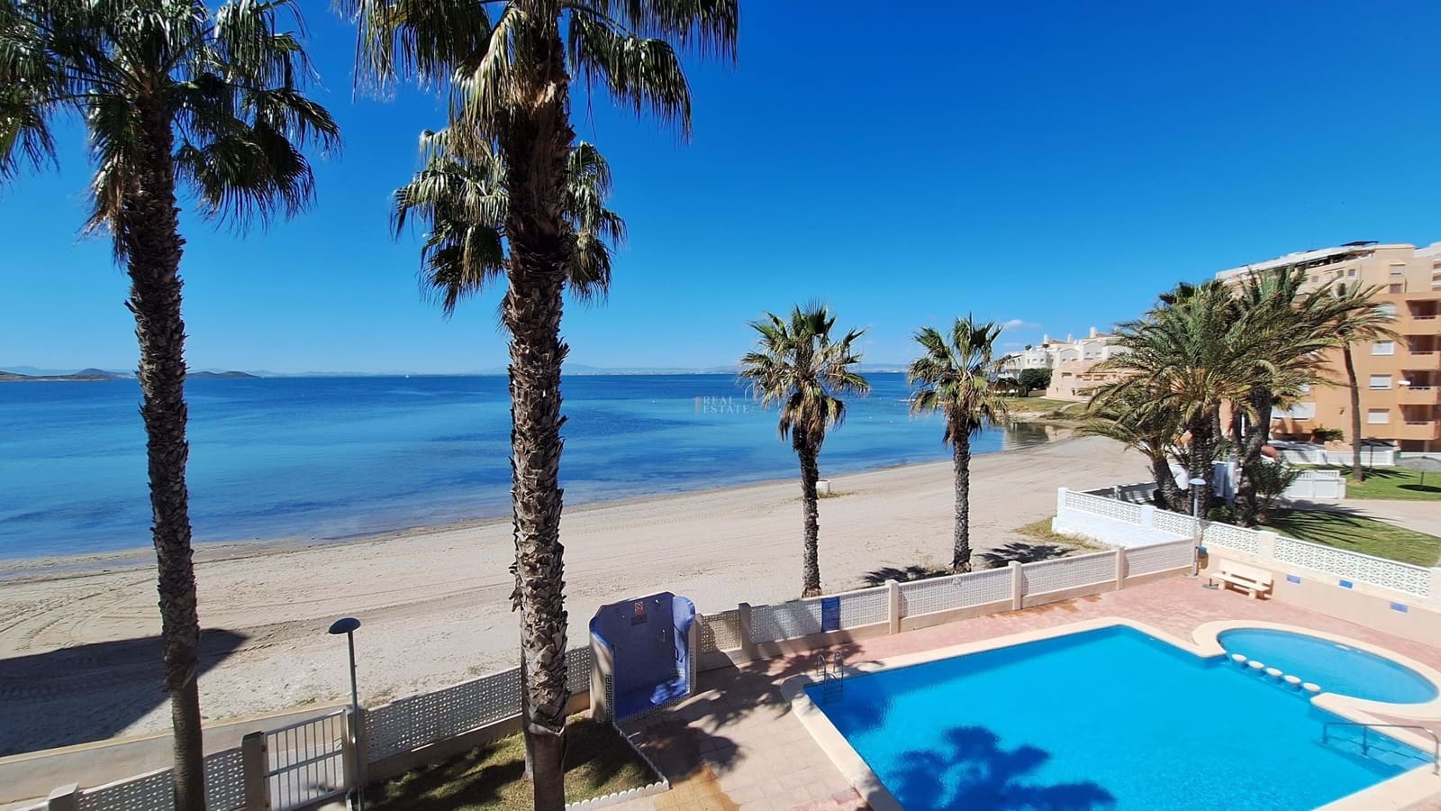 2 makuuhuone Huoneisto myytävänä paikassa La Manga del Mar Menor mukana uima-altaan 
autotalli - 195 000 € (Ref: 9737328)