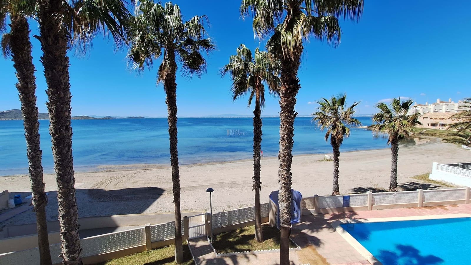 2 makuuhuone Huoneisto myytävänä paikassa La Manga del Mar Menor mukana uima-altaan 
autotalli - 195 000 € (Ref: 9737328)