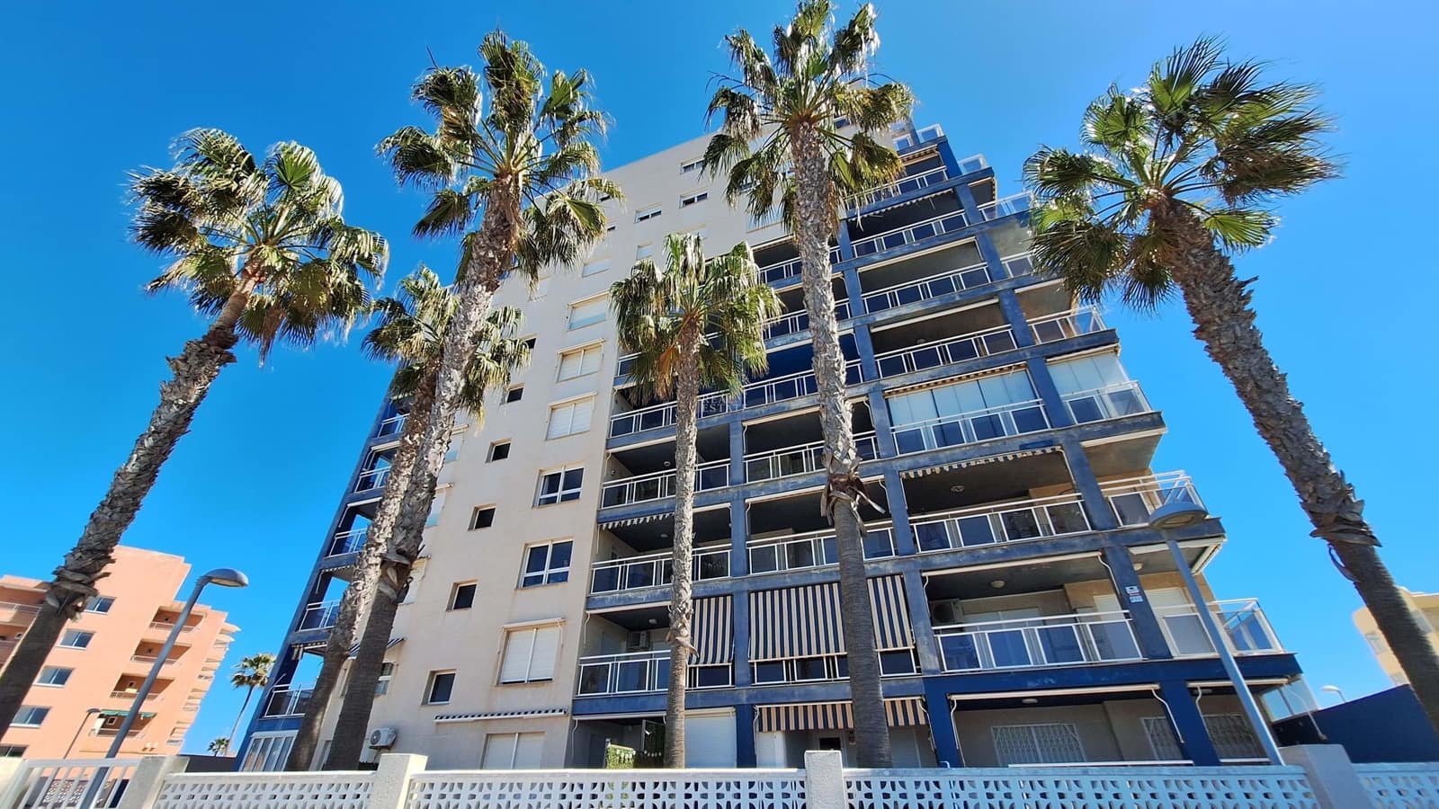 2 makuuhuone Huoneisto myytävänä paikassa La Manga del Mar Menor mukana uima-altaan 
autotalli - 195 000 € (Ref: 9737328)