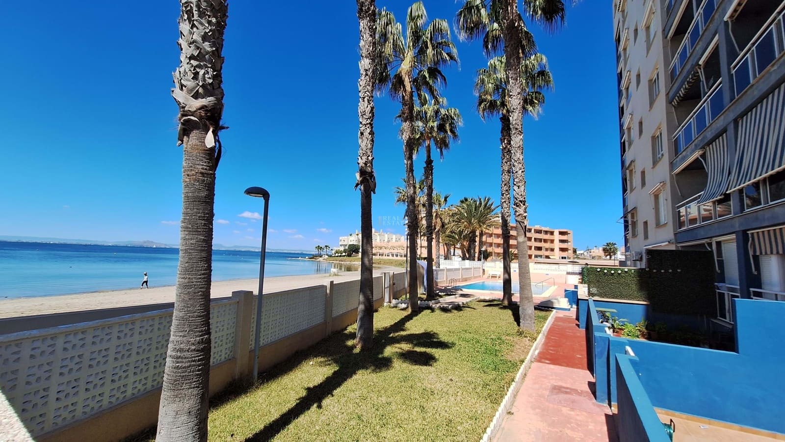 2 makuuhuone Huoneisto myytävänä paikassa La Manga del Mar Menor mukana uima-altaan 
autotalli - 195 000 € (Ref: 9737328)