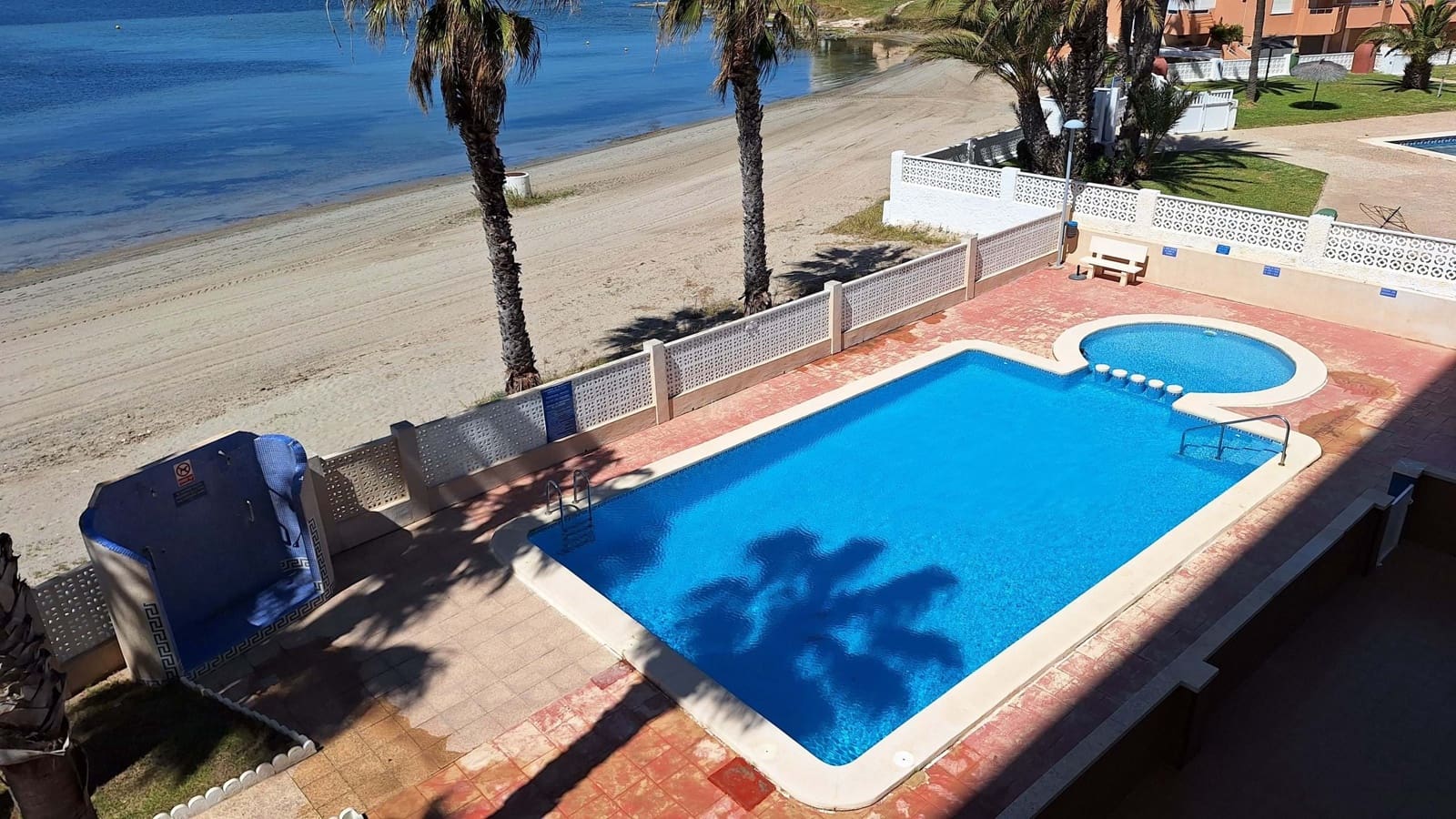 2 makuuhuone Huoneisto myytävänä paikassa La Manga del Mar Menor mukana uima-altaan 
autotalli - 195 000 € (Ref: 9737328)