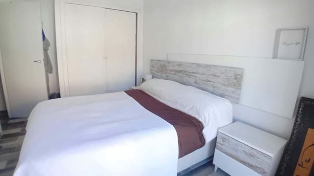 Bungalow de 2 habitaciones en Santa Pola en venta - 210.000 € (Ref: 9740228)