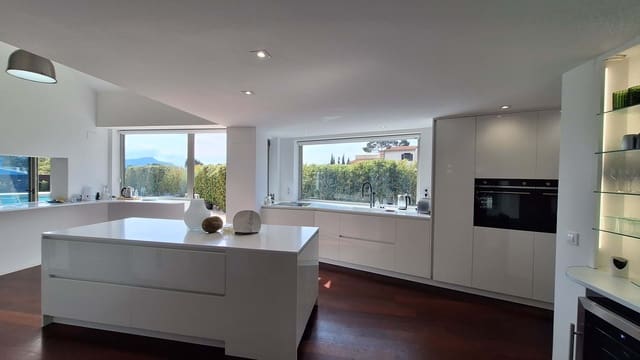 6 soverom Villa til salgs i Gandia med svømmebasseng garasje - € 1 200 000 (Ref: 9756354)