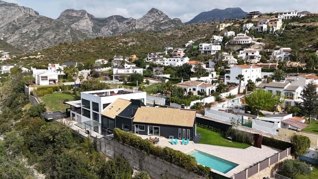 6 soverom Villa til salgs i Gandia med svømmebasseng garasje - € 1 200 000 (Ref: 9756354)