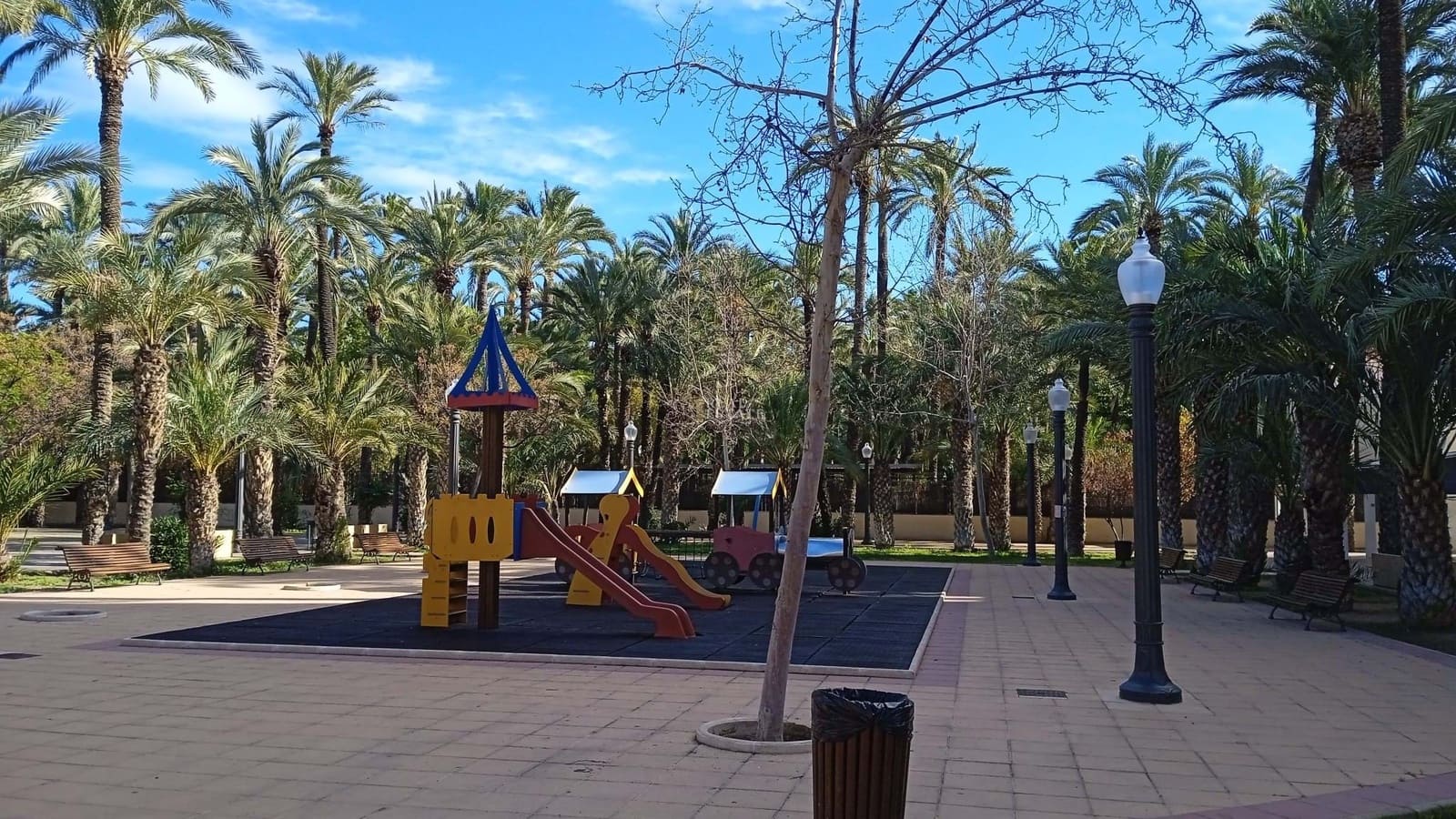 2 bedroom Apartment for sale in Elche / Elx - € 261,000 (Ref: 9762490)