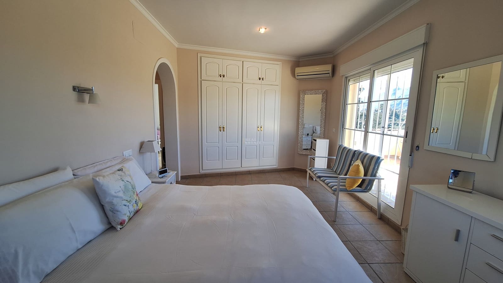 4 sovrum Villa till salu i Parcent med pool - 595 000 € (Ref: 9772561)