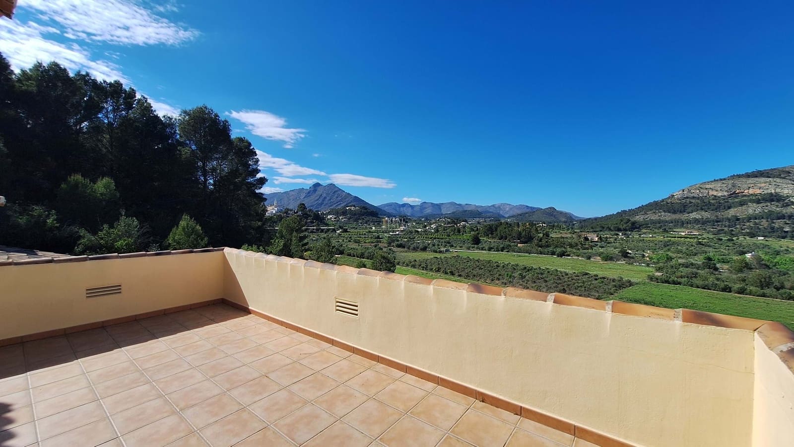 4 sovrum Villa till salu i Parcent med pool - 595 000 € (Ref: 9772561)