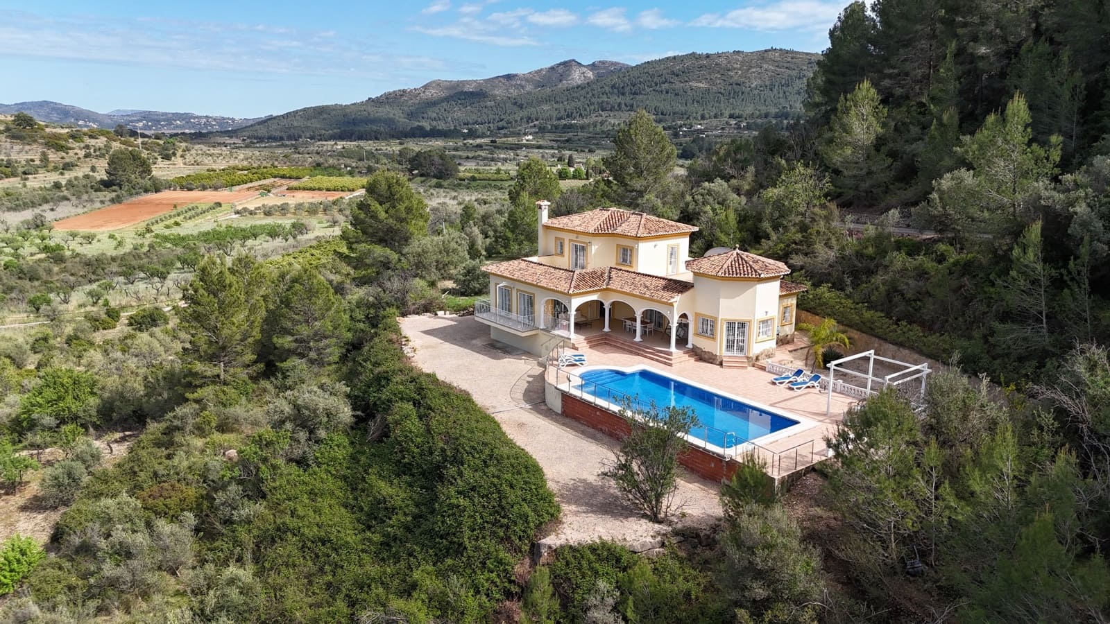 4 sovrum Villa till salu i Parcent med pool - 595 000 € (Ref: 9772561)