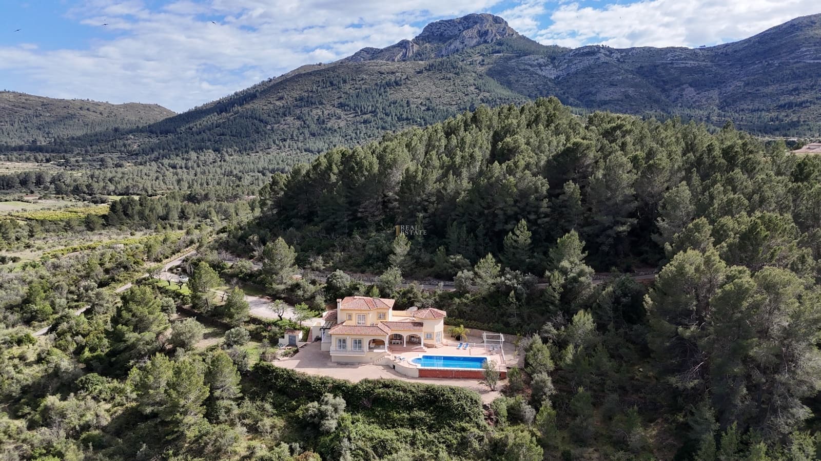 4 sovrum Villa till salu i Parcent med pool - 595 000 € (Ref: 9772561)