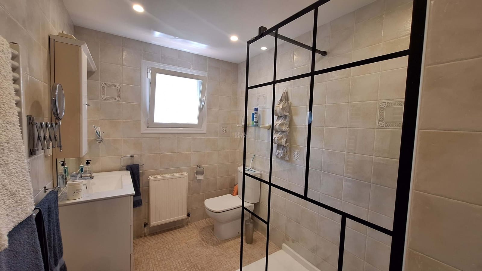 4 sypialnia Willa na sprzedaż w Orba z basenem garażem - 420 000 € (Ref: 9787919)