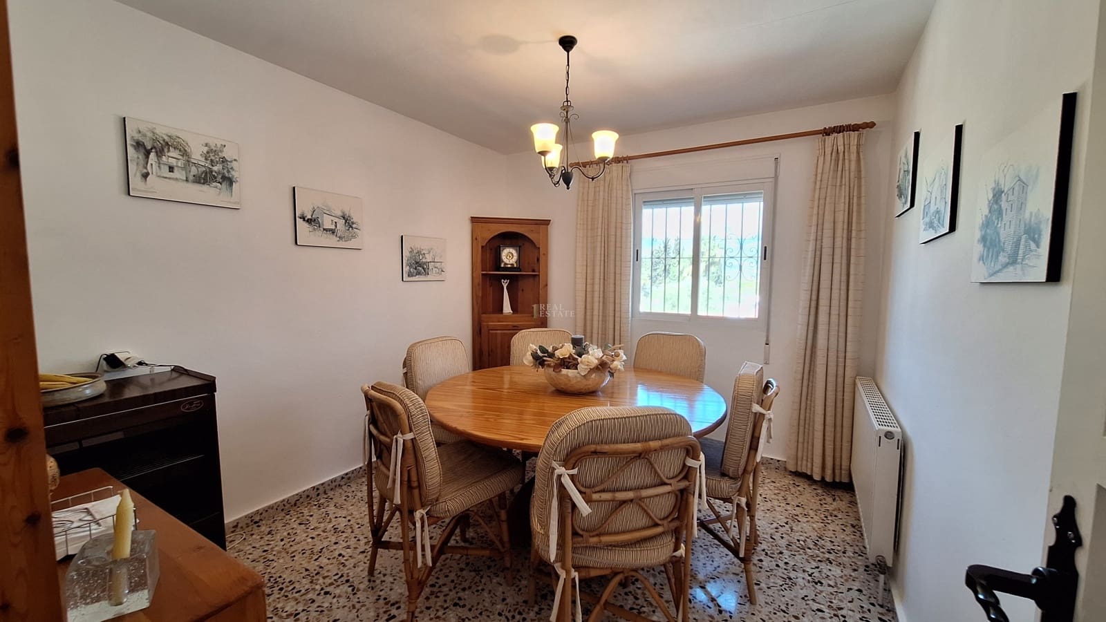 4 sypialnia Willa na sprzedaż w Orba z basenem garażem - 420 000 € (Ref: 9787919)