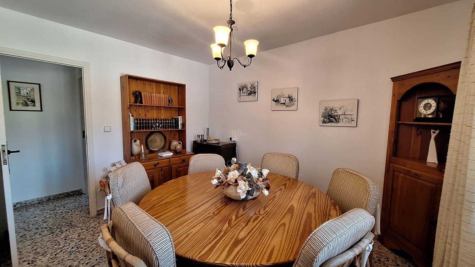 4 sypialnia Willa na sprzedaż w Orba z basenem garażem - 420 000 € (Ref: 9787919)