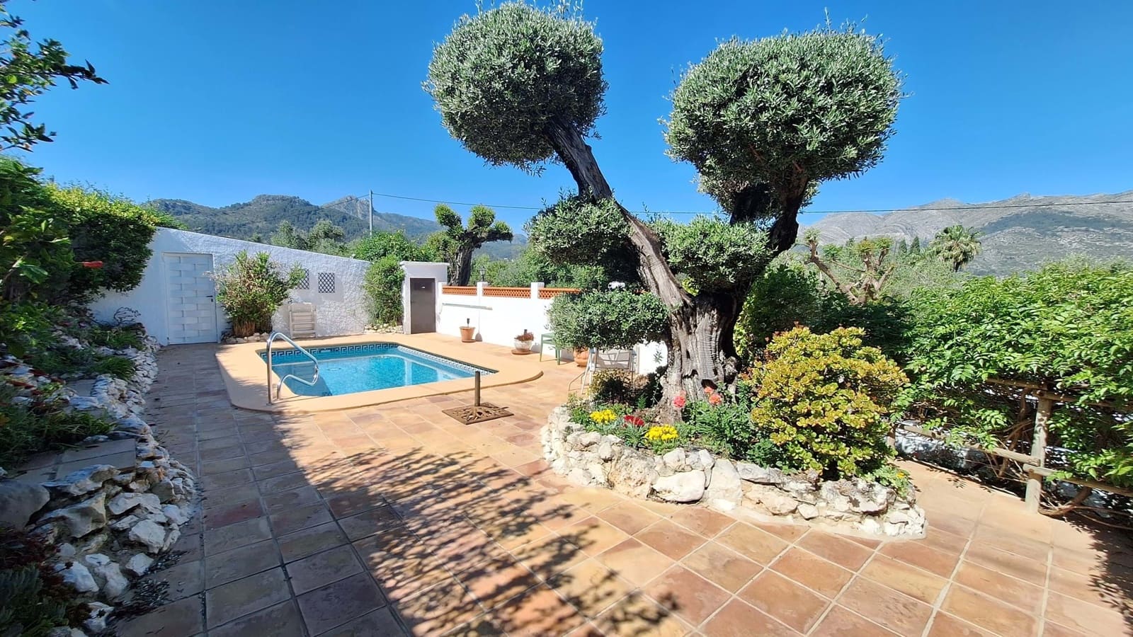 4 sypialnia Willa na sprzedaż w Orba z basenem garażem - 420 000 € (Ref: 9787919)