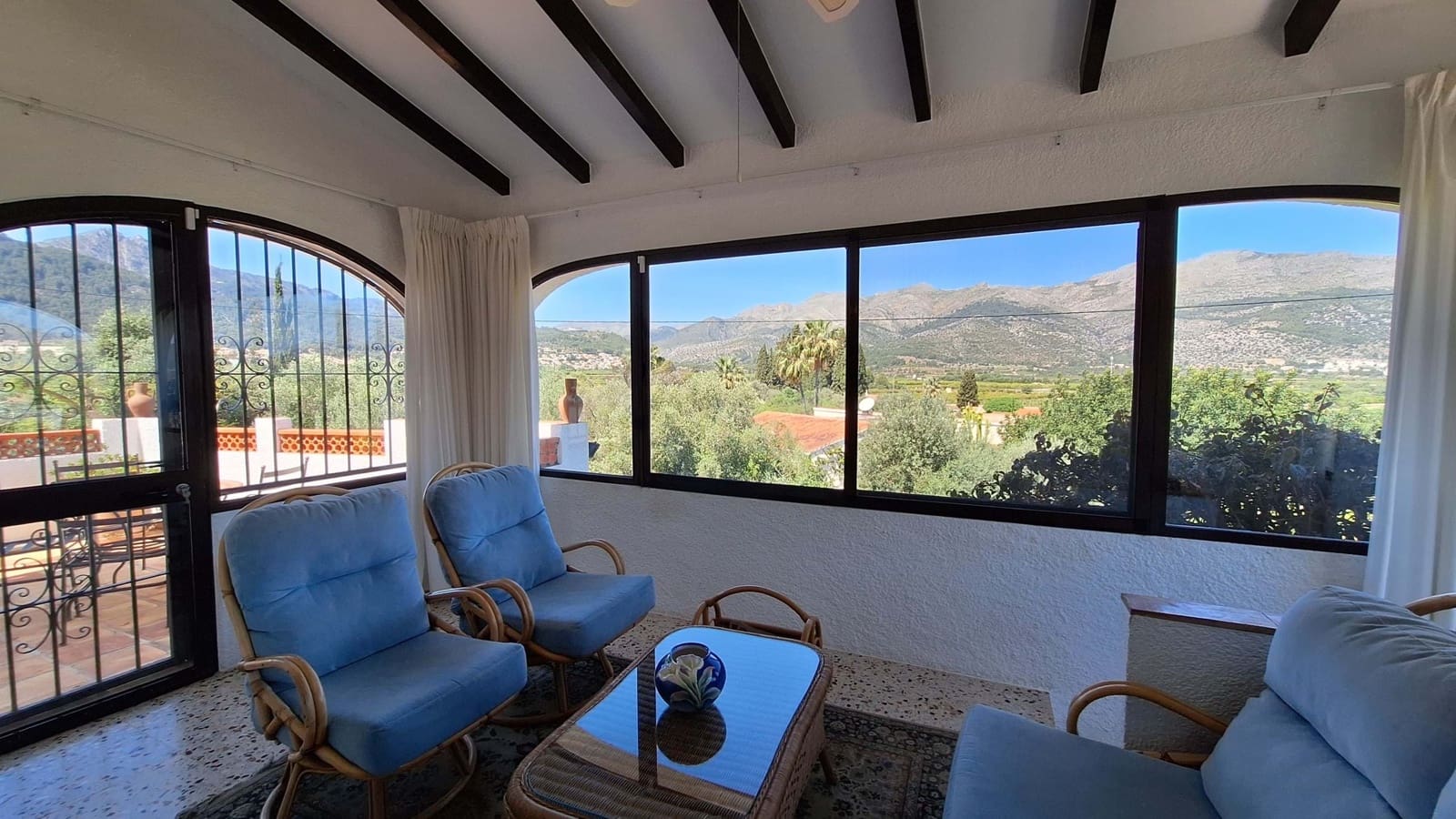 4 sypialnia Willa na sprzedaż w Orba z basenem garażem - 420 000 € (Ref: 9787919)