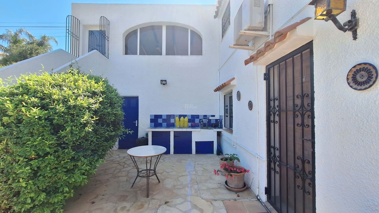 4 sypialnia Willa na sprzedaż w Orba z basenem garażem - 420 000 € (Ref: 9787919)