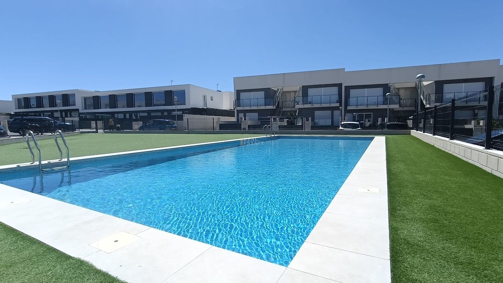 2 sovrum Bungalow till salu i Santa Pola med pool garage - 355 000 € (Ref: 9789668)