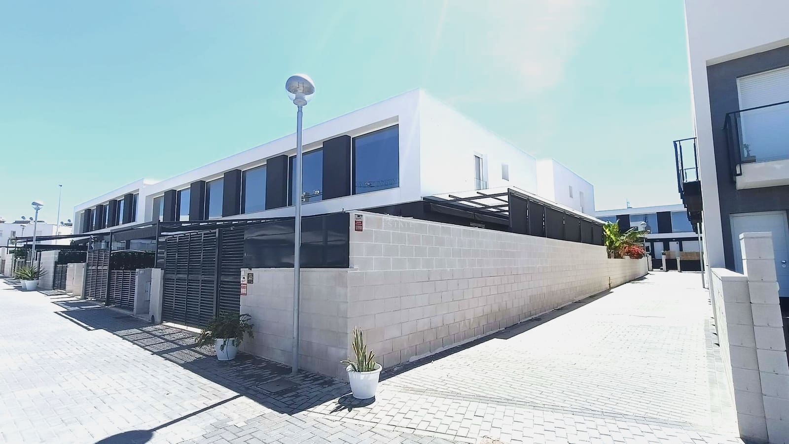 2 sovrum Bungalow till salu i Santa Pola med pool garage - 355 000 € (Ref: 9789668)