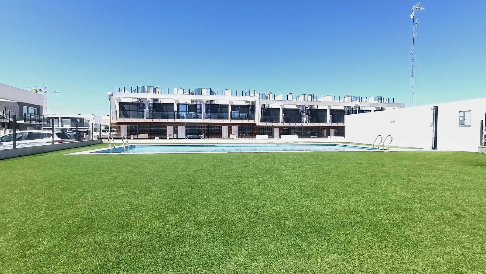 2 sovrum Bungalow till salu i Santa Pola med pool garage - 355 000 € (Ref: 9789668)