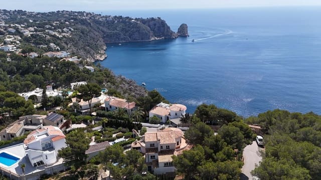 Chalet de 6 habitaciones en Javea / Xàbia en venta con piscina - 900.000 € (Ref: 9800831)