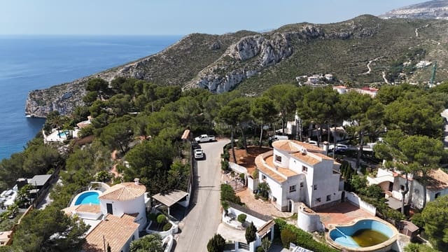 Chalet de 6 habitaciones en Javea / Xàbia en venta con piscina - 900.000 € (Ref: 9800831)