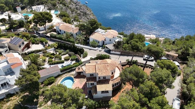 Chalet de 6 habitaciones en Javea / Xàbia en venta con piscina - 900.000 € (Ref: 9800831)