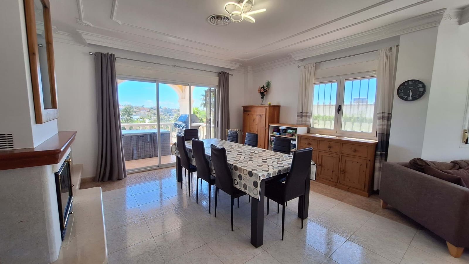 4 soverom Villa til salgs i Calpe / Calp med svømmebasseng garasje - € 750 000 (Ref: 9802977)