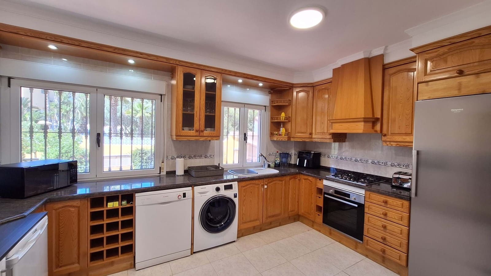 4 soverom Villa til salgs i Calpe / Calp med svømmebasseng garasje - € 750 000 (Ref: 9802977)