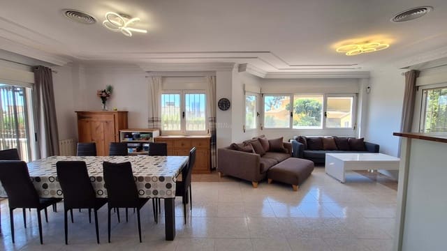 4 soverom Villa til salgs i Calpe / Calp med svømmebasseng garasje - € 750 000 (Ref: 9802977)